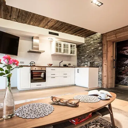 Gubalowka Apartman *